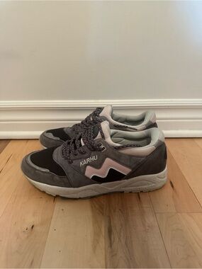 Karhu shoes grey and pink